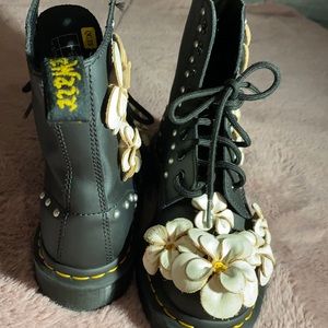 Flower Dr Martin boots